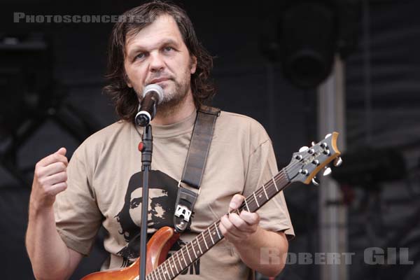 EMIR KUSTURICA AND THE NO SMOKING ORCHESTRA - 2005-09-09 - LA COURNEUVE - Parc Departemental - Grande Scene - 